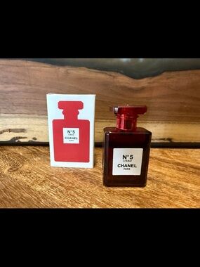CHANEL red N°5 L'EAU mini perfume bottle with box
